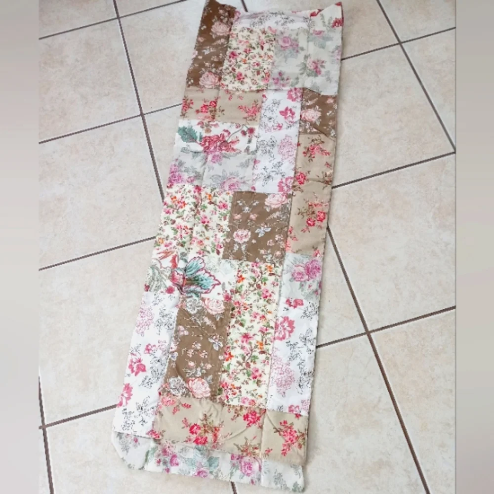 Pottery Barn Vintage Floral Patchwork Table Runner 18